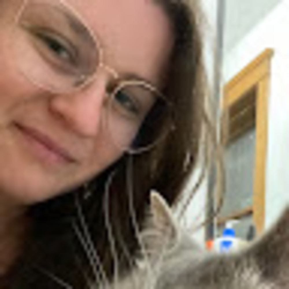 Meet your Posher, Claire